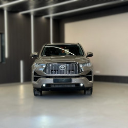 Toyota Innova Hycross Maybach Style Chrome Front Grill Toyota Innova Hycross Maybach Style Chrome Front Grill