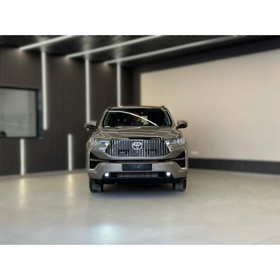 Toyota Innova Hycross Maybach Style Chrome Front Grill