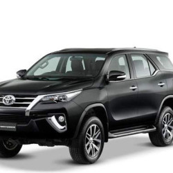 Toyota Fortuner Car LED Mirror Finish Black Glossy Foot Step Sill Plate Toyota Fortuner Car LED Mirror Finish Black Glossy Foot Step Sill Plate