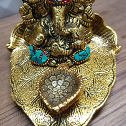 Home Decorative Jaipuri Handicraft Metal Ganesha Idol On Leaf With Diya /Stone Home Decorative Jaipuri Handicraft Metal Ganesha Idol On Leaf With Diya /Stone