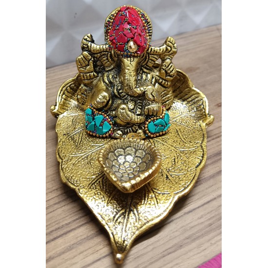 Home Decorative Jaipuri Handicraft Metal Ganesha Idol On Leaf With Diya /Stone