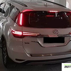 STARiD Toyota Fortuner LED Rear Pillar Light STARiD Toyota Fortuner LED Rear Pillar Light