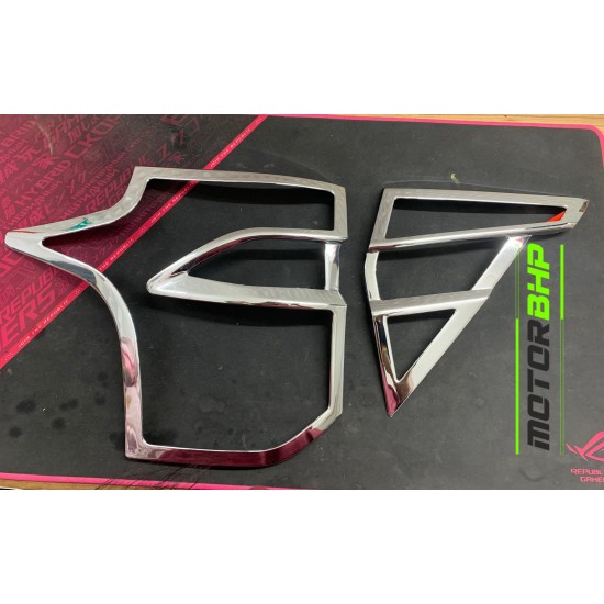 Mahindra XUV500 Tail Light Chrome Cover (2018-Onwards)  
